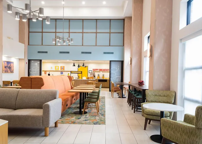 Hampton Inn & Suites Addison